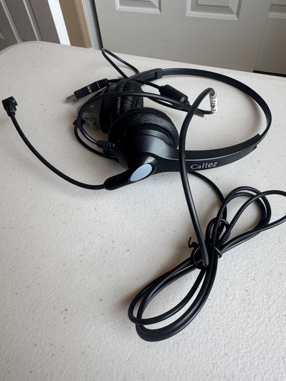 Callez Wired Over-Ear Headset in Black